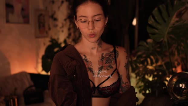 effylowell_ Chaturbate Female 18-02-2025