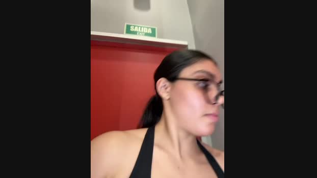 zui_lu StripChat Female 19-02-2025