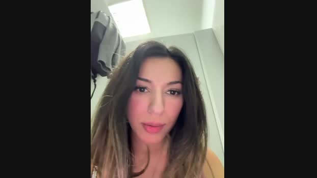 _MiaQueen_ StripChat Female 19-02-2025