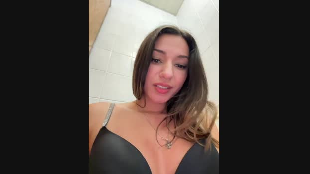 _MiaQueen_ StripChat Female 19-02-2025