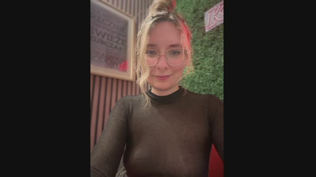 The_Snowwhitee StripChat Female 19-02-2025