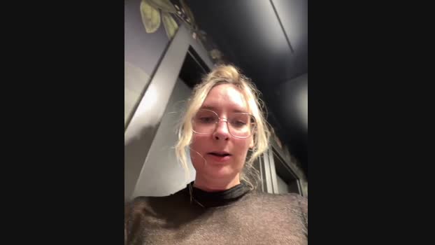 The_Snowwhitee StripChat Female 19-02-2025