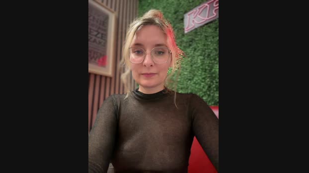 The_Snowwhitee StripChat Female 19-02-2025