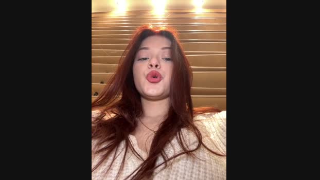 Times__Square StripChat Female 19-02-2025