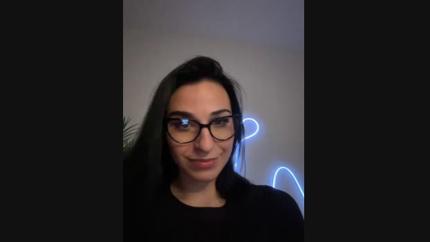 OIivia StripChat Female 20-02-2025