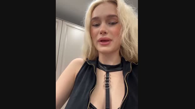 KristinaDane StripChat Female 21-02-2025