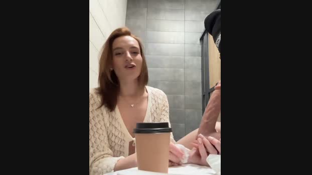 -AngelAri- StripChat Female 22-02-2025