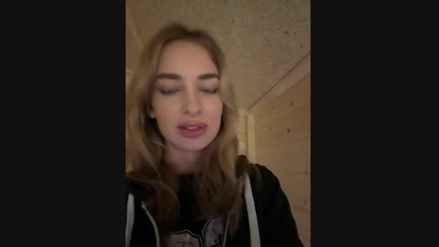 EvieEvans StripChat Female 22-02-2025