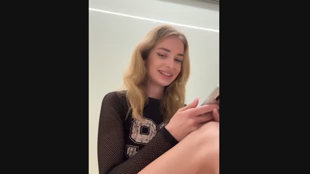 EvieEvans StripChat Female 22-02-2025