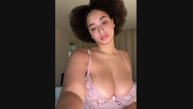 Naomisroom StripChat Female 23-02-2025