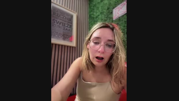 The_Snowwhitee StripChat Female 23-02-2025