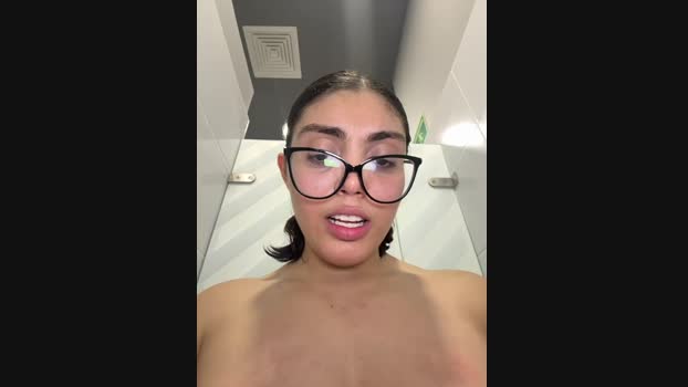 zui_lu StripChat Female 22-02-2025