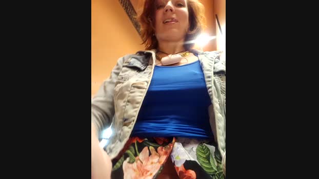 Exhibitionsplit StripChat Female 23-02-2025