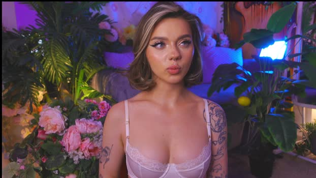 KristaBrooks StripChat Female 24-02-2025