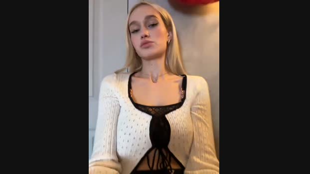 KristinaDane StripChat Female 24-02-2025