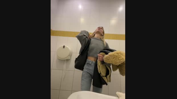 Charming_Ritta StripChat Female 24-02-2025