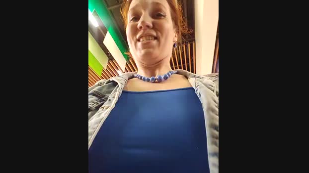 Exhibitionsplit StripChat Female 25-02-2025