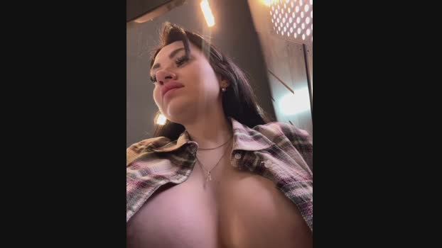 Wet__Bunny StripChat Female 24-02-2025