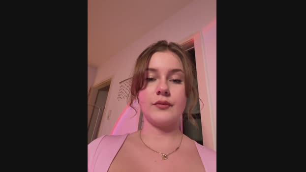 MaribelRiver StripChat Female 25-02-2025