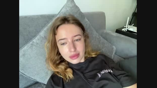 Nura_n_Sarah StripChat Female 26-02-2025