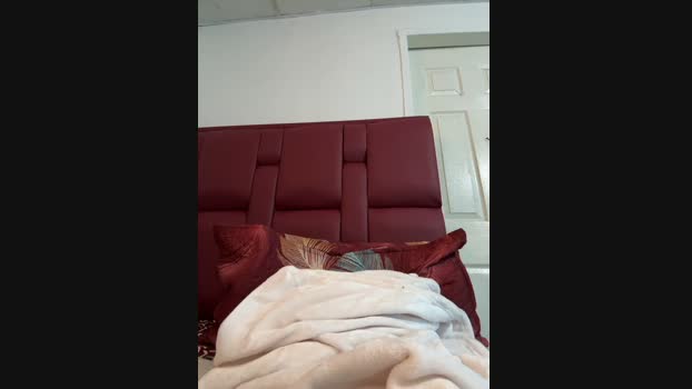 alicia_squirt_big StripChat Female 26-02-2025