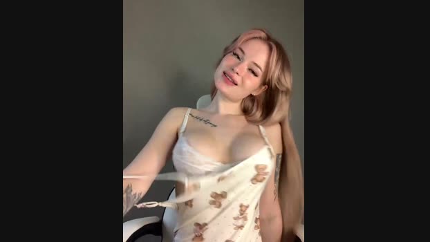 Vladamais StripChat Female 01-03-2025