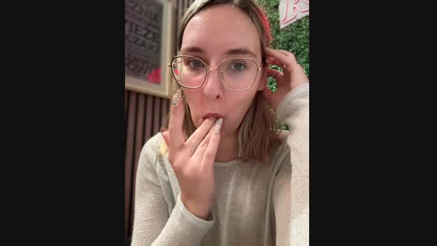 The_Snowwhitee StripChat Female 02-03-2025