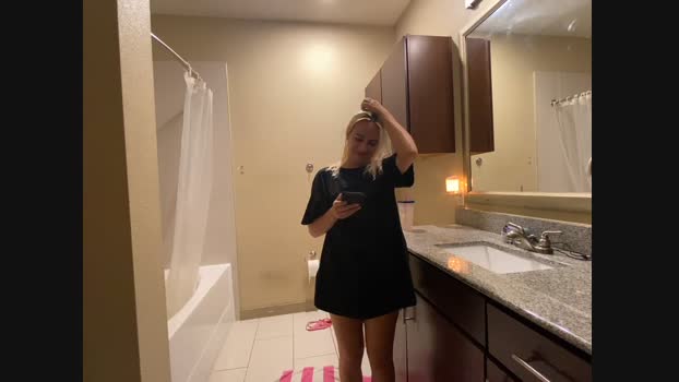 girlfriendmissy StripChat Female 01-03-2025