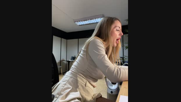 EmaSalis StripChat Female 03-03-2025