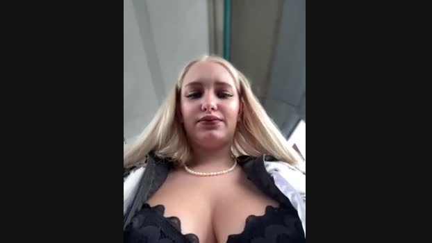 Milkyy_wway StripChat Female 03-03-2025
