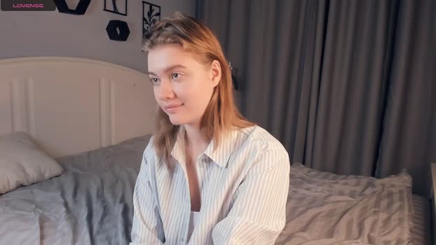 WhiteIotuss StripChat Female 02-03-2025