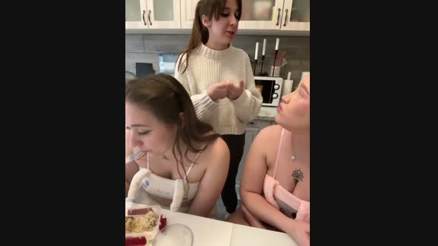 RollingGirls StripChat Female 04-03-2025