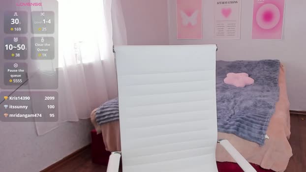 Goldy_Emma MyFreeCams Female 05-03-2025