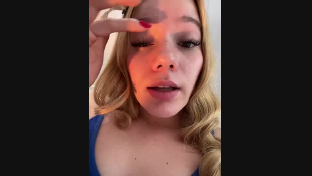 NicoleCut StripChat Female 04-03-2025