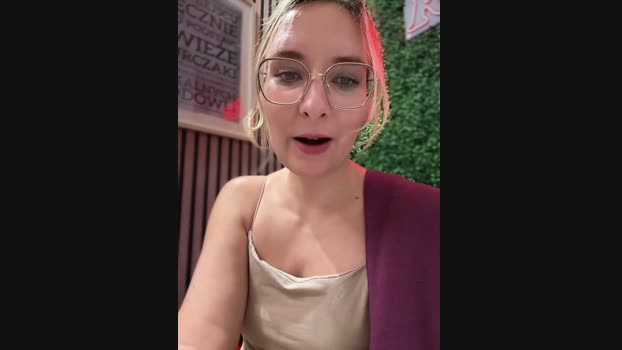 The_Snowwhitee StripChat Female 04-03-2025