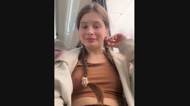 mmelicious StripChat Female 05-03-2025