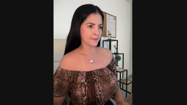 Carolina_Novoa StripChat Female 05-03-2025