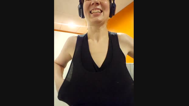 Exhibitionsplit StripChat Female 05-03-2025