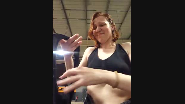 Exhibitionsplit StripChat Female 05-03-2025