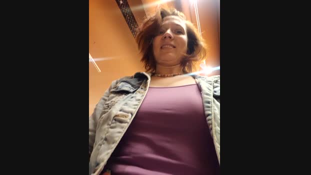 Exhibitionsplit StripChat Female 06-03-2025