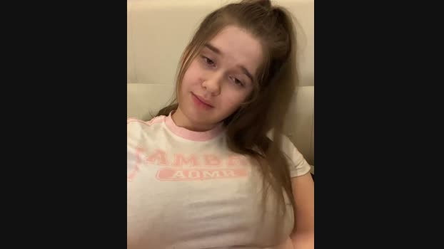 HornyGirlH StripChat Female 05-03-2025