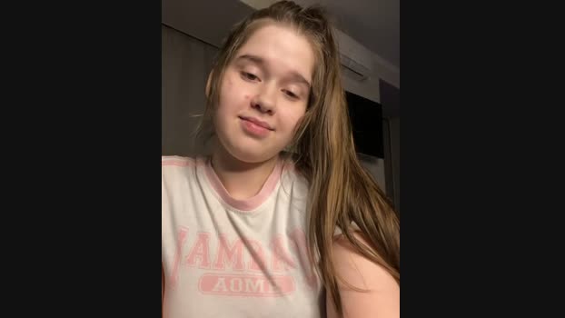 HornyGirlH StripChat Female 05-03-2025