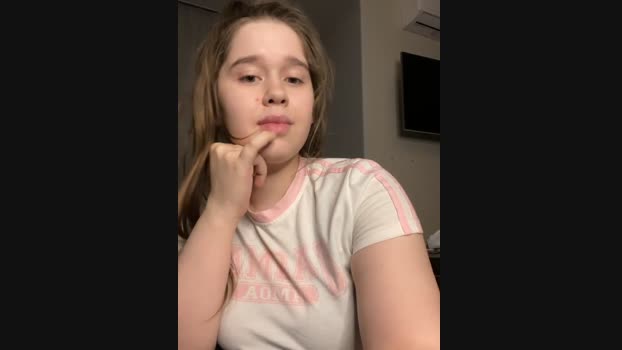 HornyGirlH StripChat Female 05-03-2025