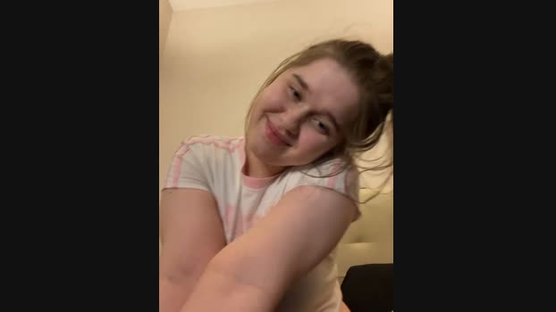 HornyGirlH StripChat Female 05-03-2025