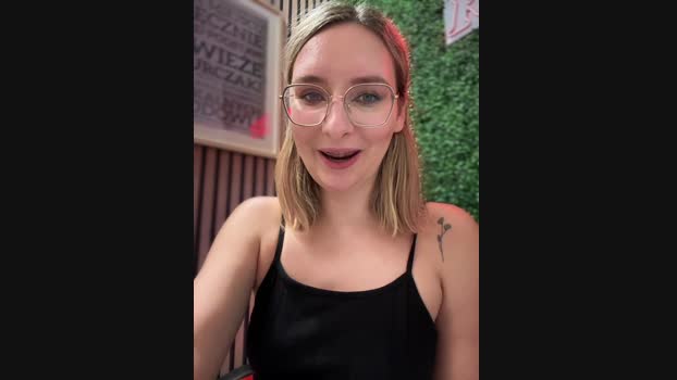 The_Snowwhitee StripChat Female 05-03-2025