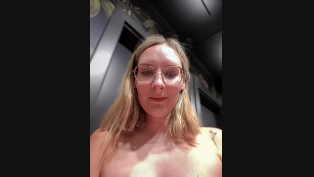 The_Snowwhitee StripChat Female 06-03-2025