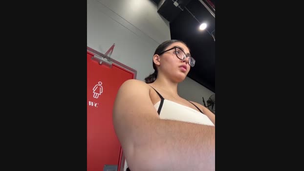 zui_lu StripChat Female 05-03-2025