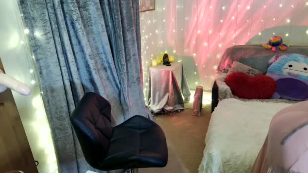 Lady_Curls MyFreeCams Female 06-03-2025