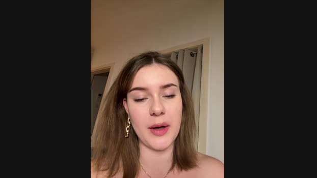 MaribelRiver StripChat Female 06-03-2025