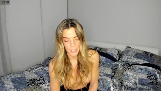 Red_Aria MyFreeCams Female 06-03-2025